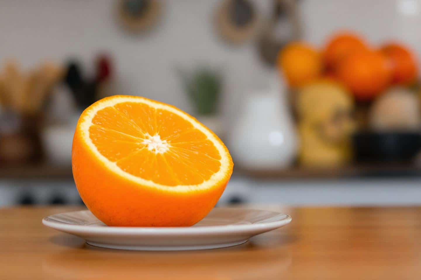 On fait tous cette erreur après avoir pressé une orange, et c’est du pur gaspillage !
