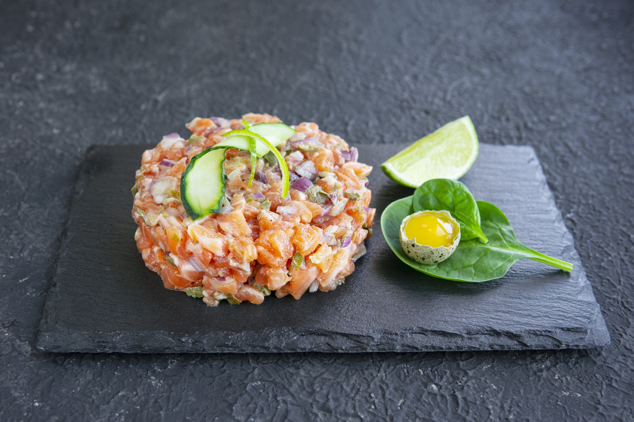 Verrines avocat-fromage frais ail & fines herbes : onctuosité et élégance en petites couches