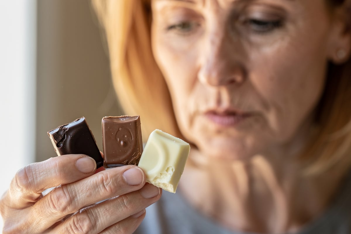Chocolat noir, au lait ou blanc : l’erreur qui dope vos calories sans que vous le soupçonniez (et la vraie astuce pour limiter la casse)