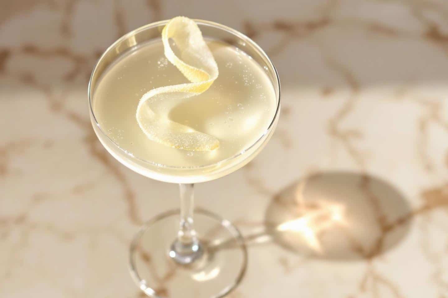 Un jour, un cocktail : French 75 à la bergamote, l’accord citron et bulles pour une coupe raffinée
